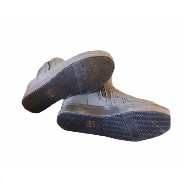 Olive Street Gray Women’s Dot Laser-Cut Booties SZ 6.5 - Picture 4 of 7